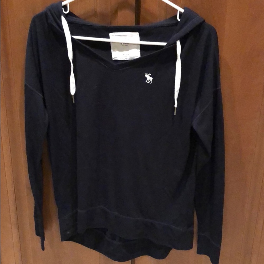 Women’s Navy blue long sleeve with hood